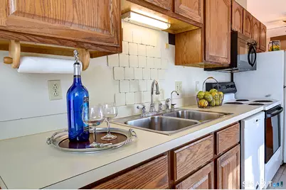 26 Greene Avenue #A8, Norwich, CT 06360 - Photo 7