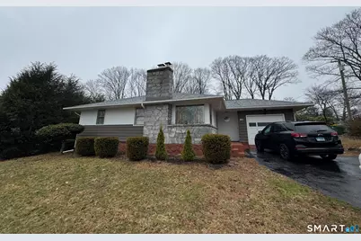 90 Larchmont Avenue, Waterbury, CT 06708 - Photo 1