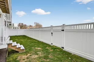 400 Bank St, New London, CT 06320 - Photo 25