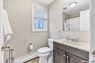 422 W River Rd, Orange, CT 06477 - Photo 25