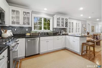 21 Turkey Hill Road North, Westport, CT 06880 - Photo 13