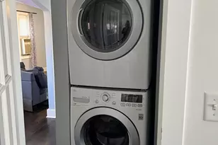 37 Canaan Ct, Stratford, CT 06614 - Photo 11