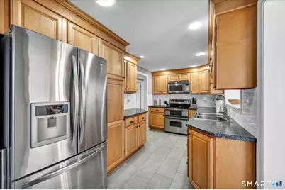 21 Raymond Place, Cromwell, CT 06416 - Photo 5