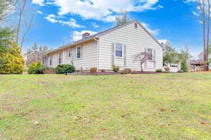 19 Surrey Ln, Branford, CT 06405 - Photo 3