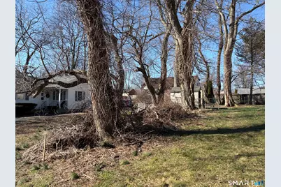 11 Myron Avenue, Bridgeport, CT 06606 - Photo 3