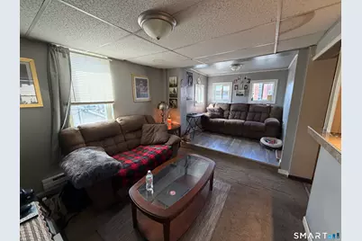 347-349 Kennedy Drive, Putnam, CT 06260 - Photo 7