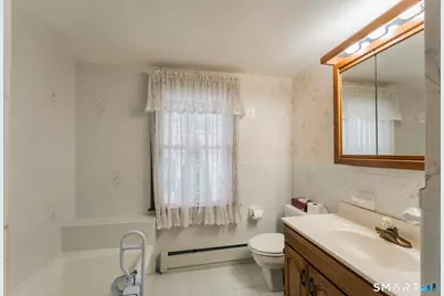 90 White Avenue, West Hartford, CT 06119 - Photo 21