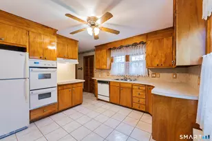 90 White Ave, West Hartford, CT 06119 - Photo 13