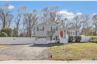 52 Robin Lane, Fairfield, CT 06824 - Photo 3