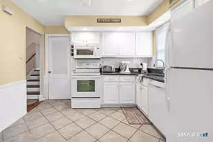 52 Robin Ln, Fairfield, CT 06824 - Photo 15