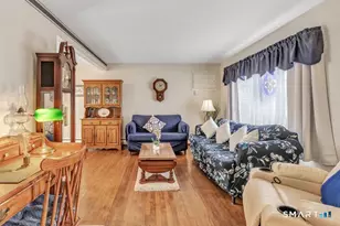 52 Robin Ln, Fairfield, CT 06824 - Photo 9