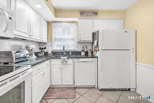 52 Robin Ln, Fairfield, CT 06824 - Photo 19