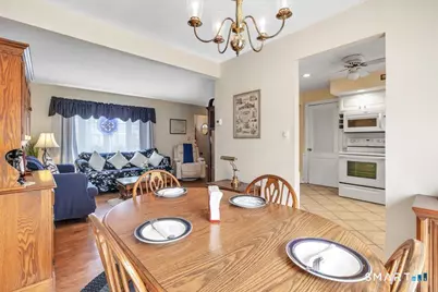 52 Robin Lane, Fairfield, CT 06824 - Photo 13