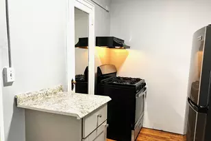 124 Woodside Green, Stamford, CT 06905 - Photo 7