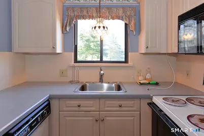 101 Heritage Village #D, Southbury, CT 06488 - Photo 9