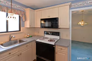 101 Heritage Vlg, Southbury, CT 06488 - Photo 7