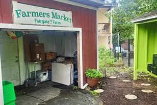 54 Fairgate Dr, Stamford, CT 06902 - Photo 15