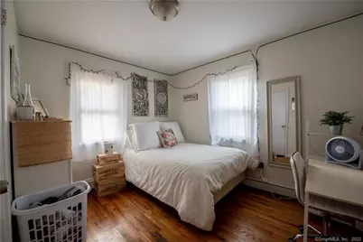 25 Myron Avenue, Bridgeport, CT 06606 - Photo 9