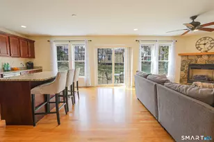 35 Walnut St, Newington, CT 06111 - Photo 7