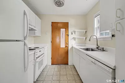 195 West Walk, West Haven, CT 06516 - Photo 5