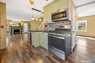 39 Lincoln Avenue, Wallingford, CT 06492 - Photo 3