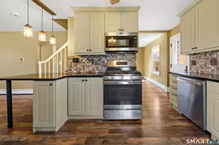 39 Lincoln Ave, Wallingford, CT 06492 - Photo 5