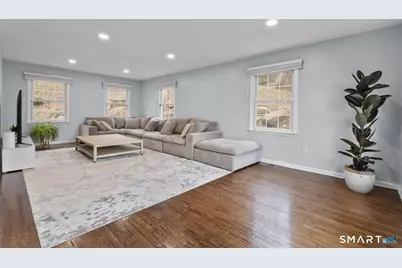 32 Macmath Drive, Trumbull, CT 06611 - Photo 11