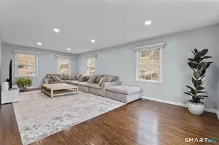 32 Macmath Dr, Trumbull, CT 06611 - Photo 11