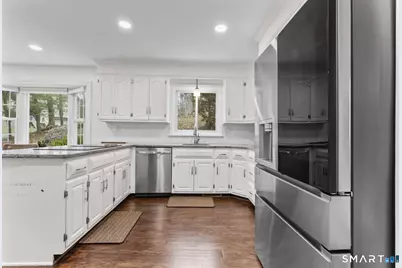 32 Macmath Drive, Trumbull, CT 06611 - Photo 9