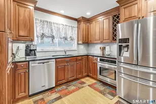 5 Meeting House Ln, Shelton, CT 06484 - Photo 11