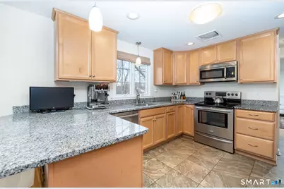 117 Roslyn Drive, New Britain, CT 06052 - Photo 5