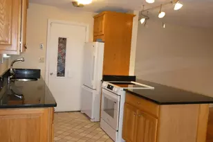 32 W Walk, West Haven, CT 06516 - Photo 3