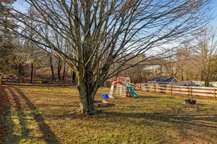 11 Green Briar Rd, Norwich, CT 06360 - Photo 3