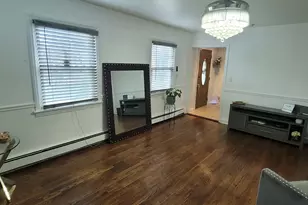 321 Evers St, Bridgeport, CT 06610 - Photo 3