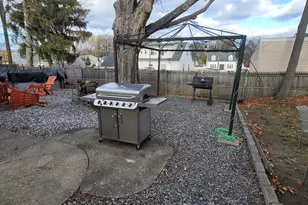 321 Evers St, Bridgeport, CT 06610 - Photo 19