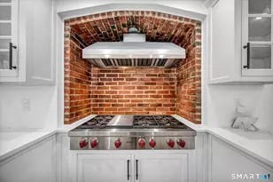 6 W Hill Dr, West Hartford, CT 06119 - Photo 19