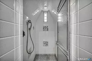 6 W Hill Dr, West Hartford, CT 06119 - Photo 25