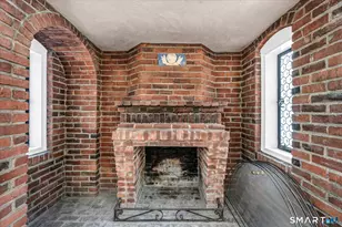 6 W Hill Dr, West Hartford, CT 06119 - Photo 9