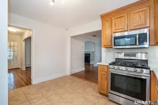 225 Auburn Rd, West Hartford, CT 06119 - Photo 17