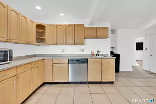 23 Knoll St, Waterbury, CT 06705 - Photo 17