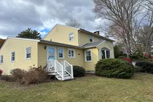 5 Colonial Dr, East Lyme, CT 06333 - Photo 3