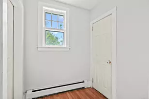 23 Hotchkiss St, Middletown, CT 06457 - Photo 9