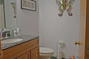 11 MacIntosh Ln, Ansonia, CT 06401 - Photo 9