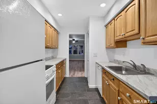 345 Glendale Ave, Bridgeport, CT 06606 - Photo 21