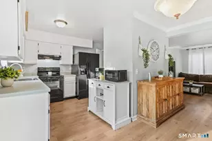 8 Parker St, Danbury, CT 06811 - Photo 9