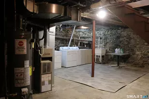 4 Shelton St, Derby, CT 06418 - Photo 25