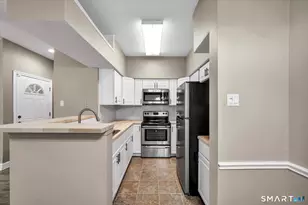 31 High St, East Hartford, CT 06118 - Photo 15