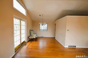 215 Saxonwood Rd, Fairfield, CT 06824 - Photo 3