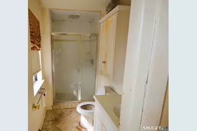 215 Saxonwood Road, Fairfield, CT 06824 - Photo 17