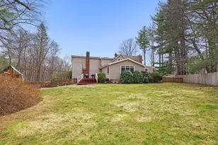 7 Mcguire Rd, Trumbull, CT 06611 - Photo 3